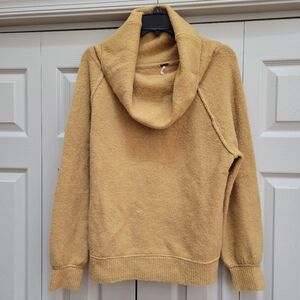 Free People Women's Echo Beach Pullover Yellow Knit Sweater Cowl Neck Size Small